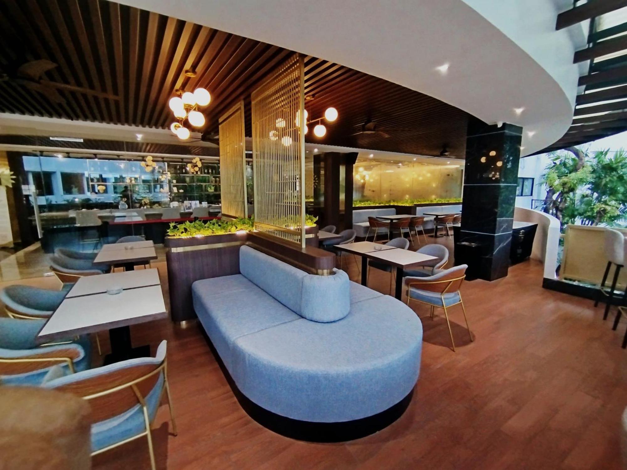 The Sun Hotel Sidoarjo Exterior photo