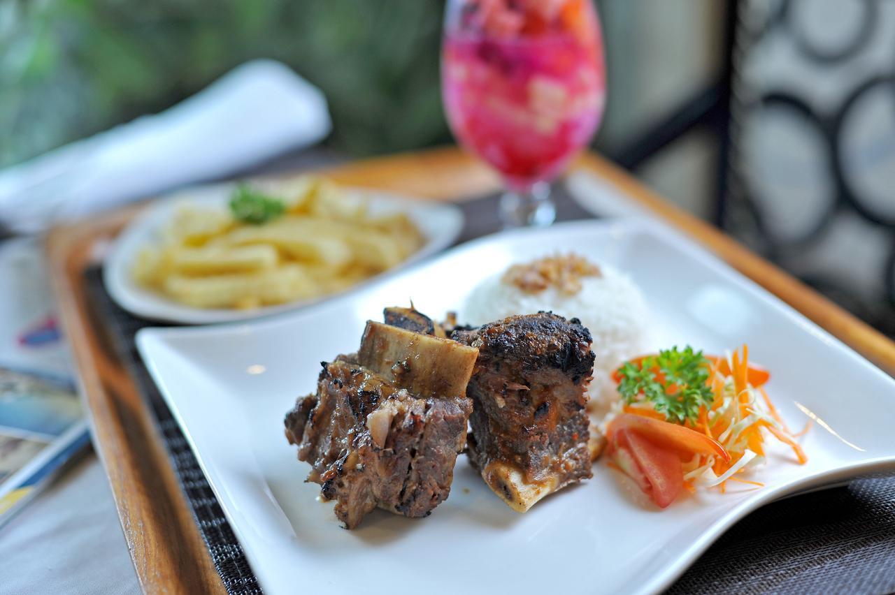 The Sun Hotel Sidoarjo Exterior photo