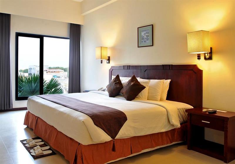 The Sun Hotel Sidoarjo Exterior photo