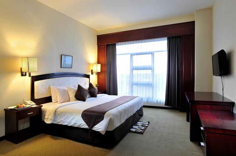 The Sun Hotel Sidoarjo Exterior photo