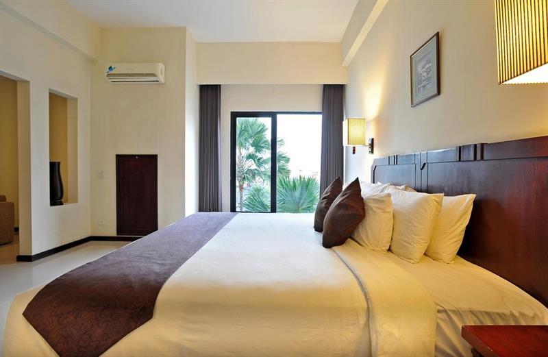 The Sun Hotel Sidoarjo Exterior photo