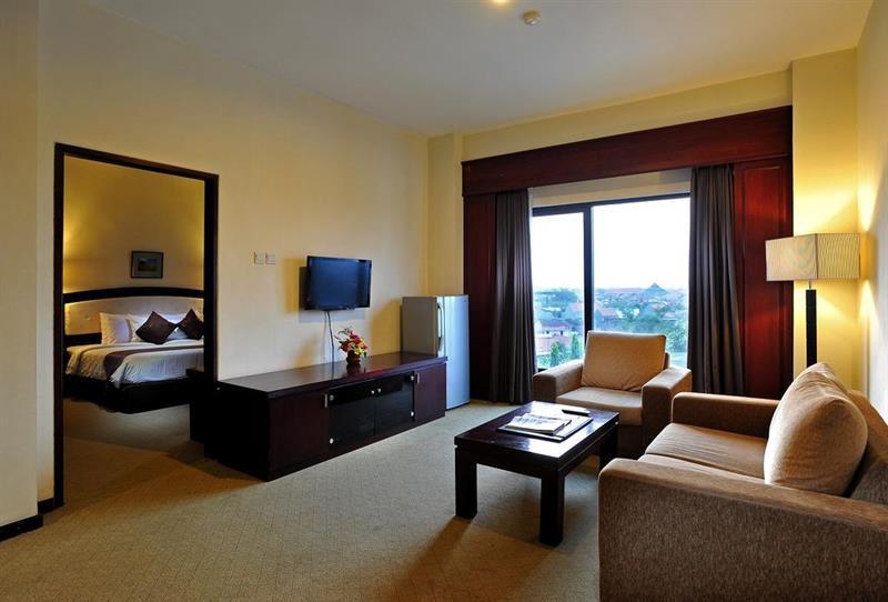 The Sun Hotel Sidoarjo Exterior photo